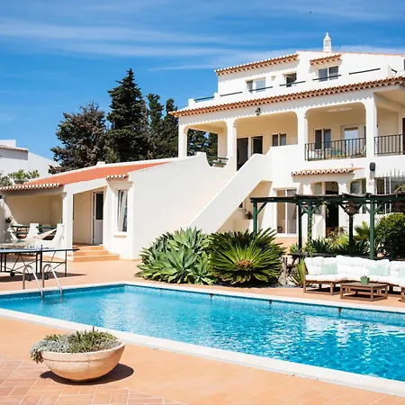 Altavista Villa *