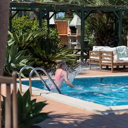 Altavista Villa