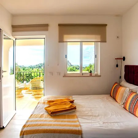 Altavista Villa *